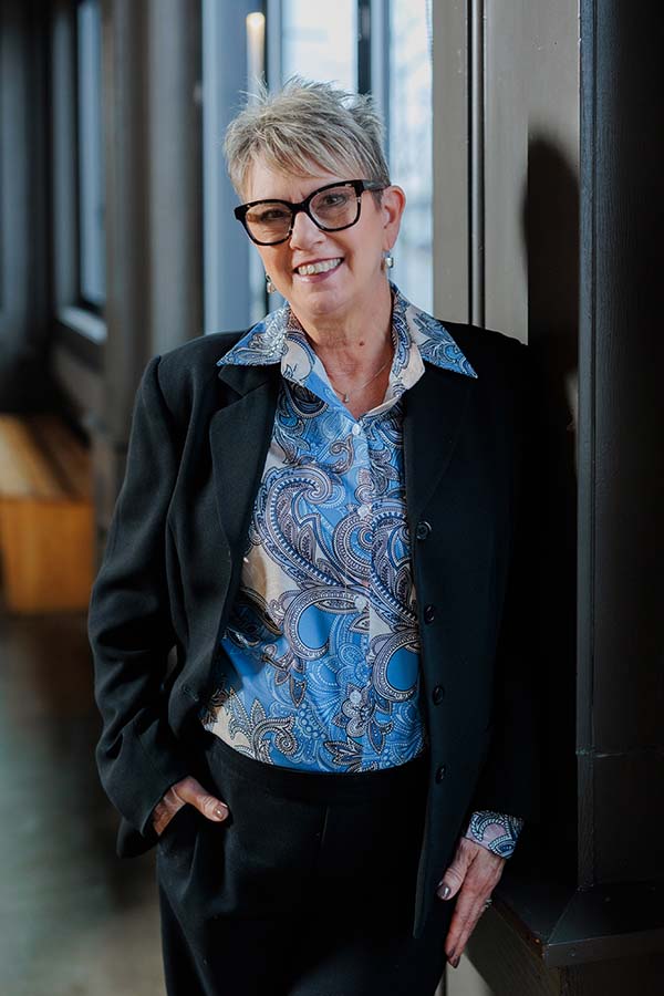 julie-bernstein-headshot